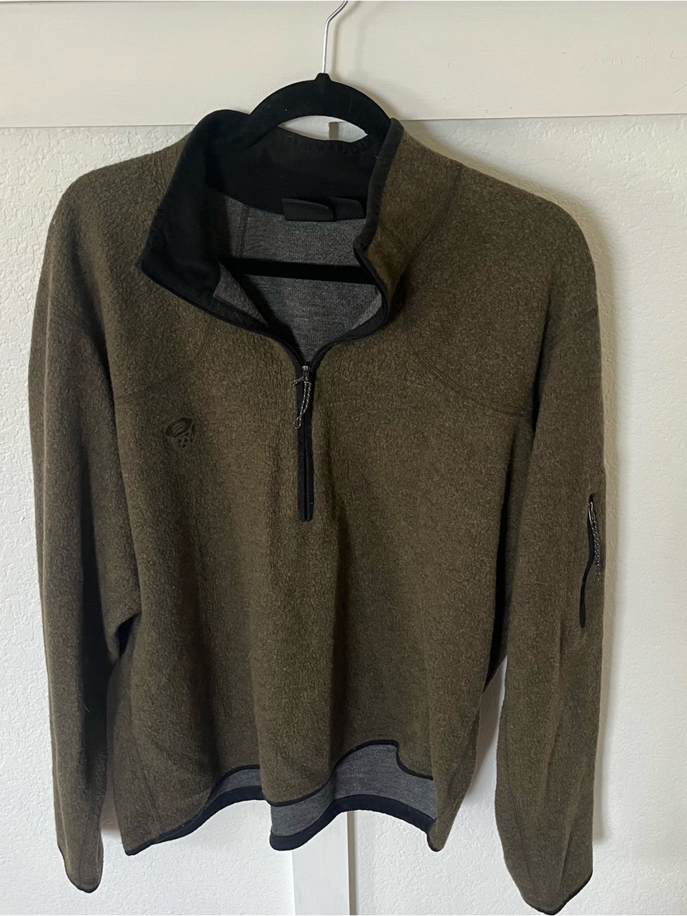 Mountain Hardwear Men's Large Wool Half-zip Sweater.